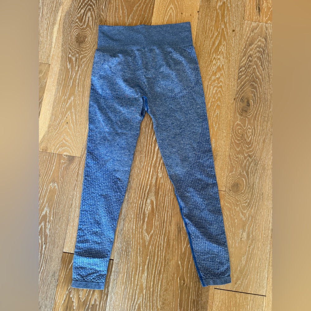 Blue seamless leggings
